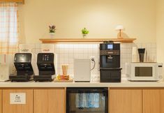 Others 3 Guri Hotel down