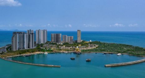 Others 2 The sea Hotel.