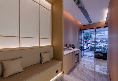 Others Lion Hotel (Shenzhen Luohu East Gate Pedestrian Street Branch)