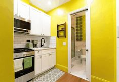 Others 2 The Green Room: 70s Groove Themed Studio