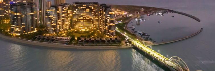 Others The sea Hotel.