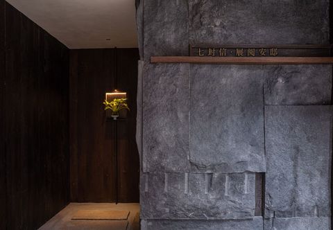 Others Seven Letters · Zhanyue Hotel