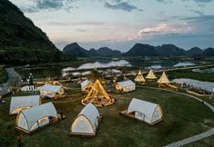 その他 2 Puzhe Heiwei Guangxing River. Camp between Clouds and Water