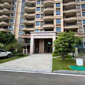 Hotel Exterior 1 Maoming Seaside Pineapple Honey B&B (Binhai Tourism Highway), 四季酒店 Hotels