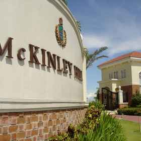 Hotel Exterior 1 Yuzon's Bedspacer, Transient Home & Staycation, Hotel Parañaque