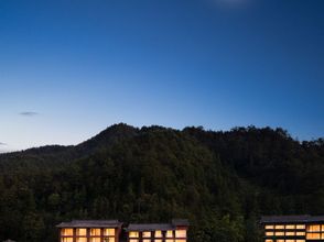 Others 4 Pine-Shaded Hotel