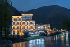 Others THEISLAND OFTHE GRASSLANDS