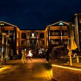 Hotel Exterior 1 Western Meadow Resort, Shuangqiao Qu Hotels