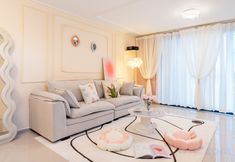 Others 5 Guangzhou Nuanju Film and Television Theme Apartment