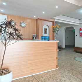 Hotel Interior/Public Areas1Grand Lake Resort Hotel,恩德培国际机场(EBB)飯店