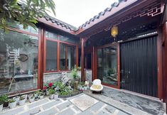 Others 5 Purple Abode · Lane to the Past