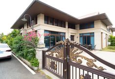 Others 7 Floral Hotel · Yunshang Hotel (Lingshui Ocean Happy World)