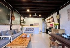 Khác 3 Dali: Sometimes by the Stream, Beside Mountains and Clouds Travel Peach Blossom Retreat