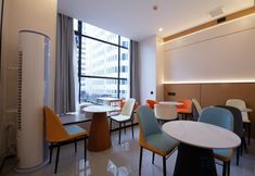 Others 7 holidaylnnHuadongshengxin