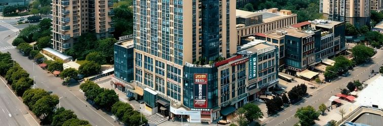 อื่นๆ Warner Is Not Only A Motel