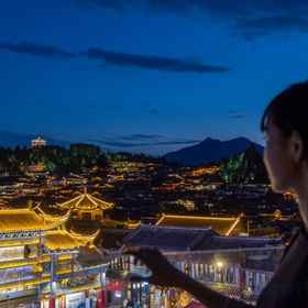 Hotel Exterior1Echo Liangqi Mountain House · You Island | Comfortable Evening Wind · Snow Mountain View，百思丽酒店停车场飯店