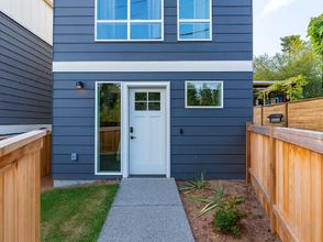 기타 Stylish Greenwood Getaway | 3BR 2BA