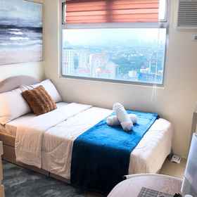 Logo 1 Cozy condo with amazing city view!, Gilmore LRT Station Hotels