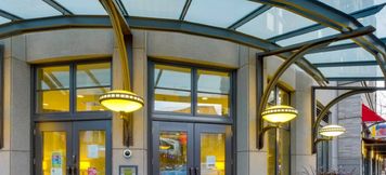 其他 5 Bright Recently Upgraded Apt – Downtown Location