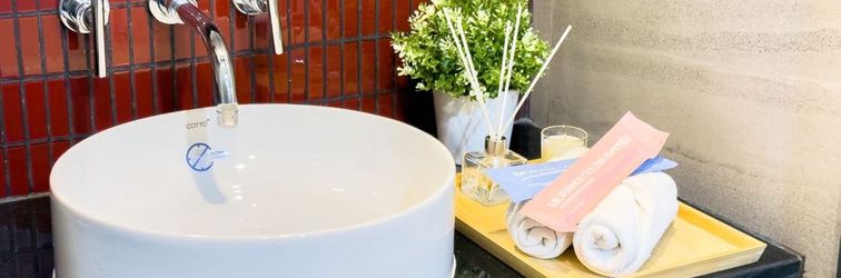 Others Pattaya Beach · THE Edge High-End Ocean View Pool Apartment · Direct Beach Access ·