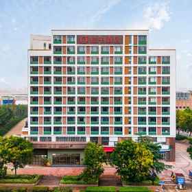 Hotel Exterior 1 Orange Hotel (Qingdao Qingshan Road Wannianquan Road Subway Station), Huashang Pet Hotels