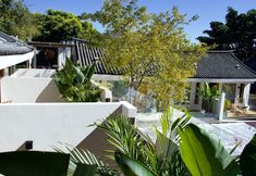 Others 3 Dali Ancient City Pedestrian Street Meishu B & B (Red Longjing Shop)