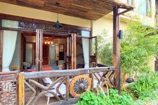 Others Old story inns (Zhongyi Market, South Gate of Lijiang Ancient Town)