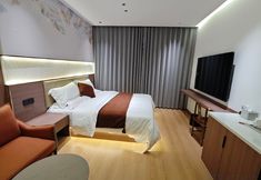 Others 7 Mingju Homestay (Xi'an Zhonggulou Huimin Street)