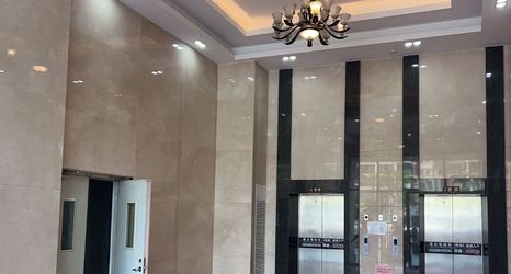 其他 2 PLATINUM COLLAR SPACE