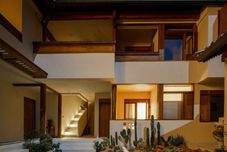 其他 Under the Hidden Mountain