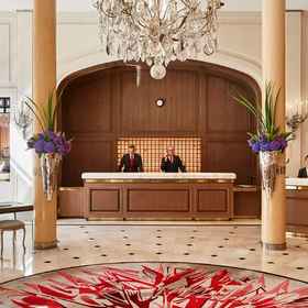 Hotel Interior/Public Areas 1 Plaza Athénée Paris & Dior Spa, โรงแรม & ที่พัก Temple