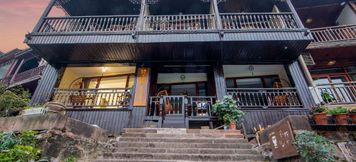 Others 2 FengHuang Mengqi stilted building river view homestay