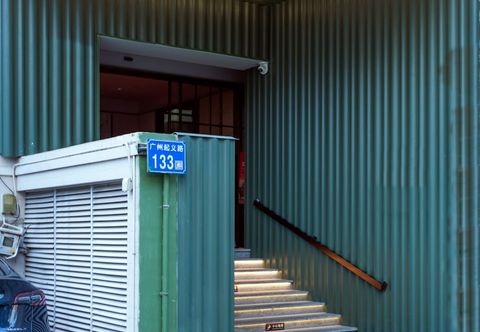 Others THE OLD APARTMENT