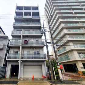 Hotel Exterior 1 Sleaze Castle, FUSE Hotels