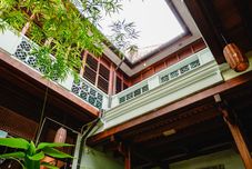 อื่นๆ East Indies Mansion