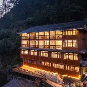 Hotel Exterior1Chunxiao Mid-Levels Cave Panorama Hotel,岑巩县飯店