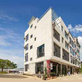 Hotel Exterior 1 Fuxian Lake Liveaboard Fish Village Hotel, Xinping Yizu Daizu Zizhixian Hotels