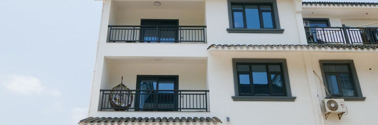 Others YI JIA XIAO ZHU