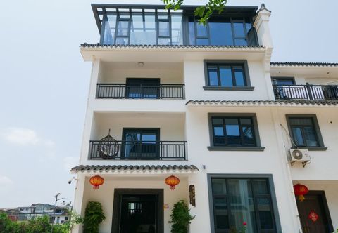 Others YI JIA XIAO ZHU