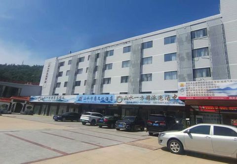 Lainnya Resort Hotel on the landscap