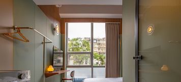 Others 4 THE OLD APARTMENT