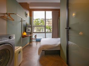 Others 4 THE OLD APARTMENT