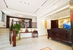 Others 5 YI JIA XIAO ZHU