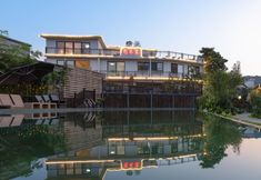 Others 7 Future Homestay (Xingyi Wanfenglin Store)