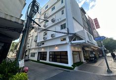 Others 2 The White Den Sukhumvit 44