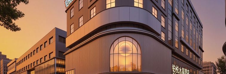 Khác Platinum Crystal Hotel