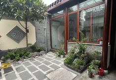 Others 3 Purple Abode · Lane to the Past