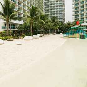 Hotel Interior/Public Areas 1 Cozy Stay at Azure w/ Wifi, PS5, TV, Karaoke, and Popcorn, Hotel Parañaque