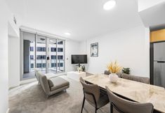 其他 4 Vibrant 2BR Apt in the heart of city/Central