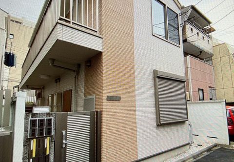 อื่นๆ Higashi Shinjuku Station is a 3-minute walk, Shin-Okubo Station is a 7-minute walk,Shinjuku Station